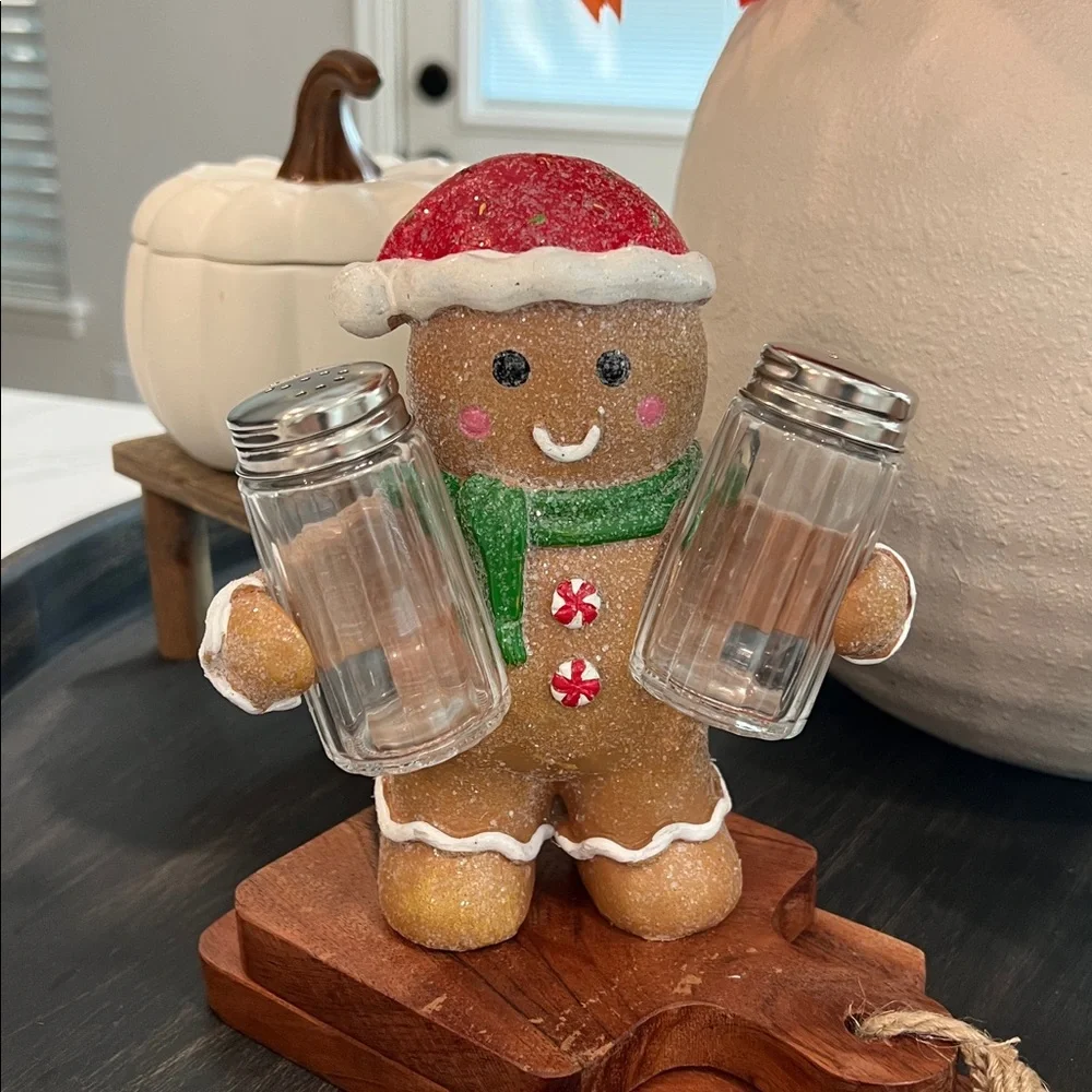 🫚So. Cute.🫚🫚Salt & Pepper Set..